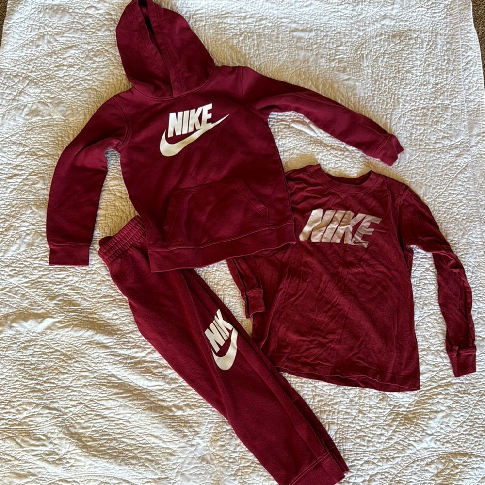 Nike Burgundy Hoodie and Sweatpants Set